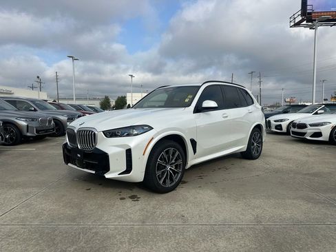 Certified 2025 BMW X5 xDrive40i w/ M Sport Package image 1