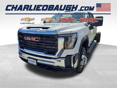 New 2026 GMC Sierra 3500 Pro w/ Convenience Package