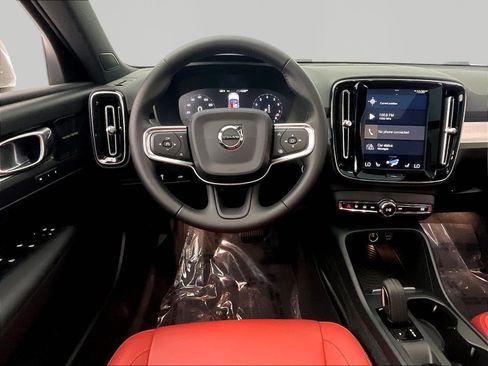 Used 2019 Volvo XC40 T5 Momentum AWD/4WD image 8