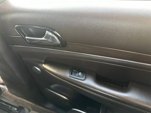 Used 2019 Jeep Grand Cherokee Overland image 33