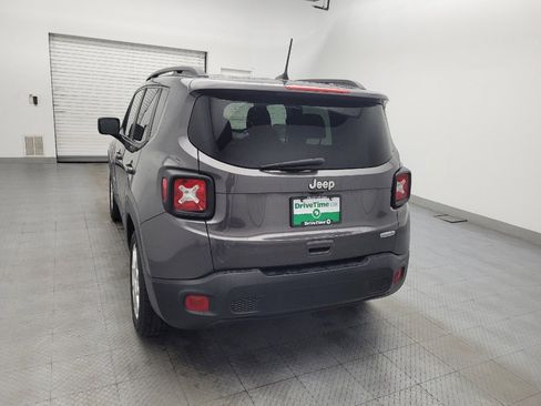 Used 2021 Jeep Renegade Latitude FWD image 6