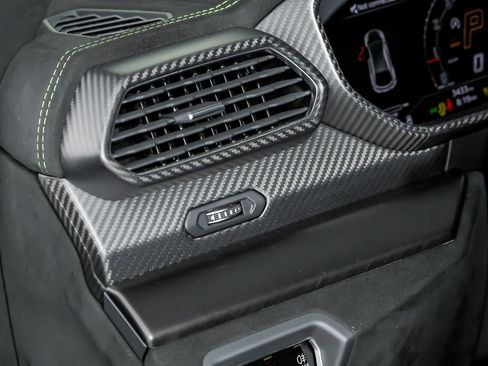 Used 2024 Lamborghini Urus Performante AWD/4WD image 28