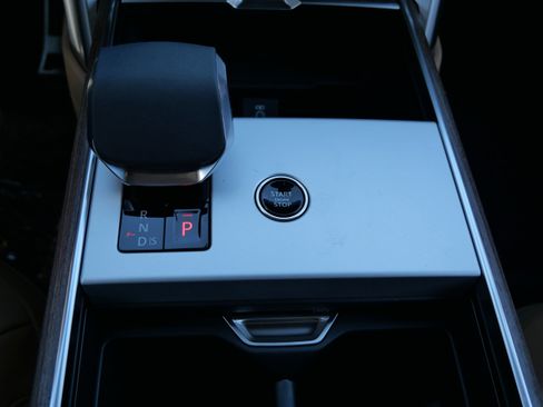New 2026 Land Rover Range Rover Long Wheelbase SE AWD/4WD image 6