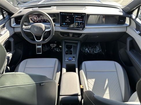 New 2026 Volkswagen Tiguan SE R-Line image 30