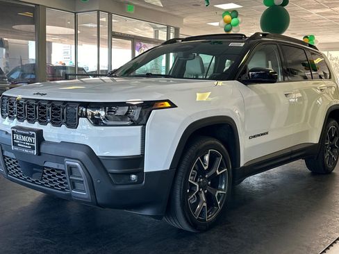 New 2026 Jeep Cherokee Overland image 7