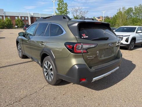 Used 2023 Subaru Outback Limited AWD/4WD image 4