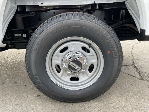 New 2026 Ford F250 XL w/ XL Chrome Package image 11