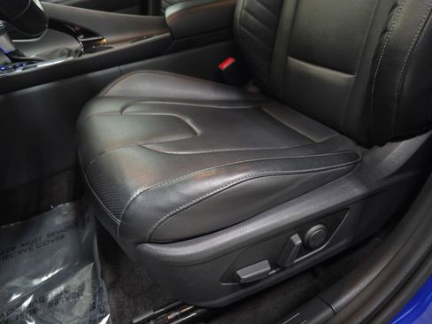 Used 2024 Hyundai Elantra Limited image 29