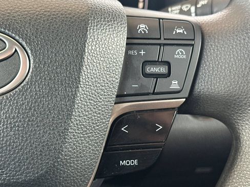 Used 2025 Toyota Camry LE AWD/4WD image 27