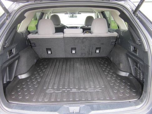 Used 2023 Subaru Outback Premium AWD/4WD image 12