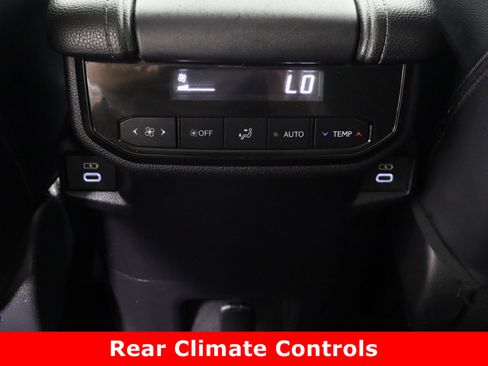 Used 2024 Toyota Grand Highlander XLE image 30