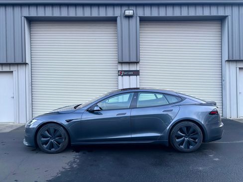 Used 2023 Tesla Model S Standard Range image 3
