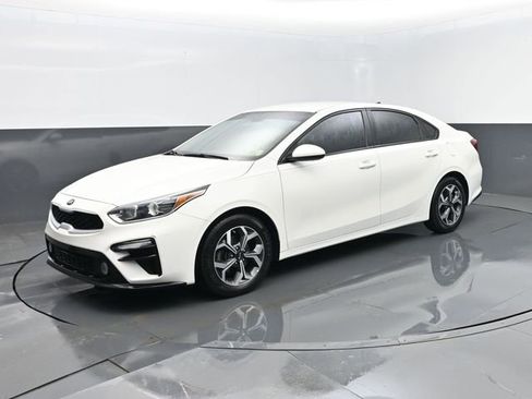 Used 2021 Kia Forte LXS image 2
