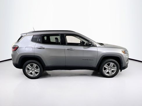 Used 2022 Jeep Compass Latitude AWD/4WD image 4