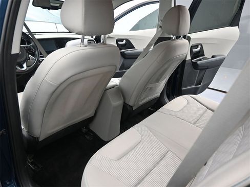 Used 2020 Kia Niro LXS image 14