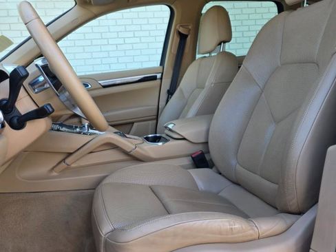 Used 2016 Porsche Cayenne AWD/4WD image 11