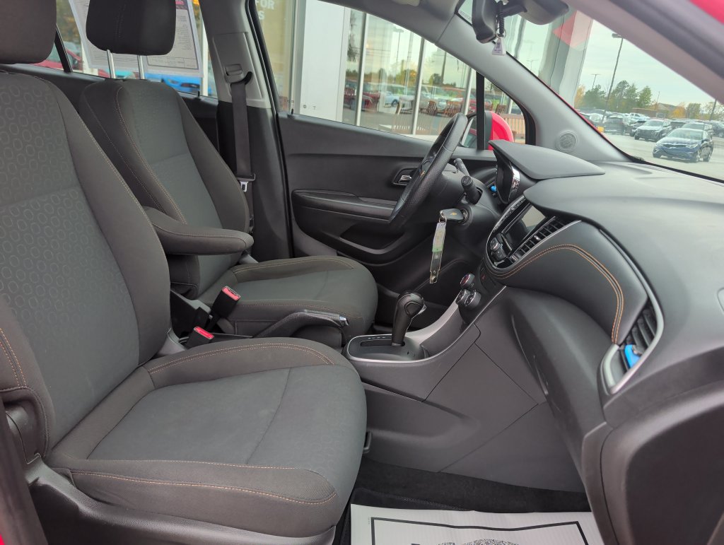 Used 2020 Chevrolet Trax LS FWD image 20