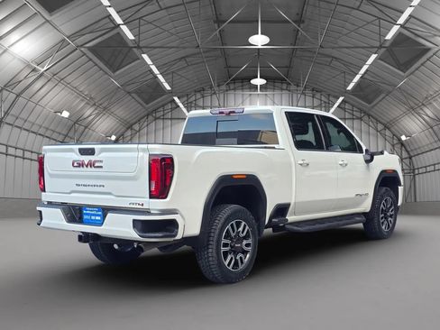 Used 2021 GMC Sierra 2500 AT4 w/ AT4 Premium Plus Package AWD/4WD image 7