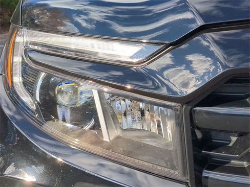 Used 2025 Honda Ridgeline Black Edition image 9