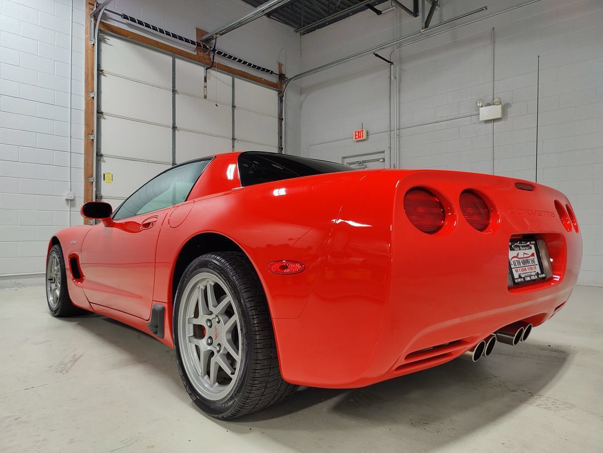 Used 2004 Chevrolet Corvette Z06 w/ Memory Package RWD image 21