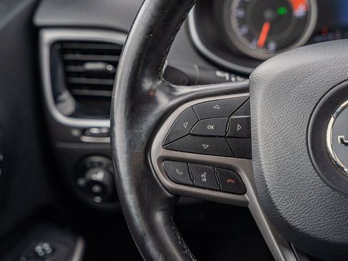 Used 2019 Jeep Cherokee Limited AWD/4WD image 30