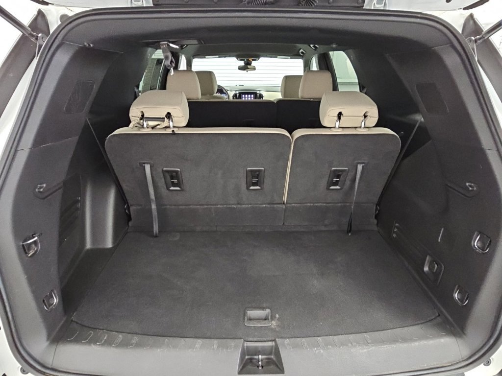 Used 2024 Chevrolet Traverse LS w/ Safety Package FWD image 33