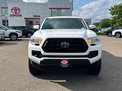 Used 2020 Toyota Tacoma SR AWD/4WD image 2
