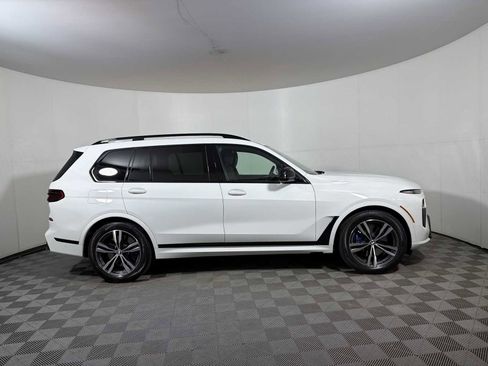 Used 2025 BMW X7 M60i w/ Climate Comfort Package image 7