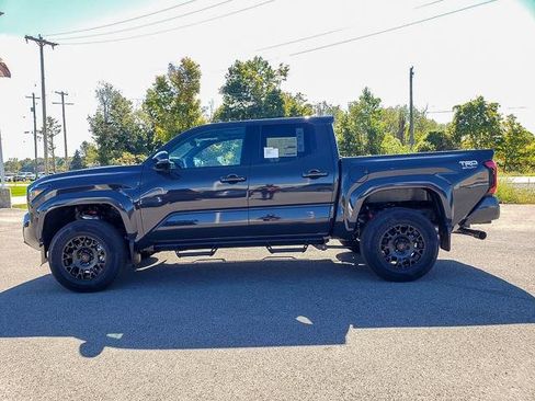 New 2025 Toyota Tacoma TRD Sport image 8