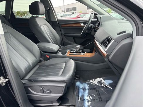 Used 2023 Audi Q5 2.0T Premium w/ Convenience Package image 22