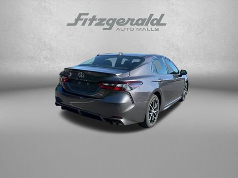 Used 2022 Toyota Camry SE FWD image 7