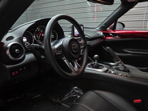 Used 2021 MAZDA MX-5 Miata RF Grand Touring RWD image 12