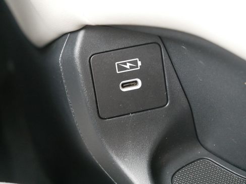 Certified 2024 Honda HR-V LX image 33