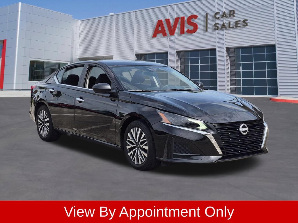 Used 2025 Nissan Altima 2.5 SV FWD image 3