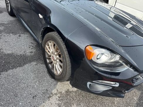 Used 2017 FIAT 124 Spider Classica RWD image 4