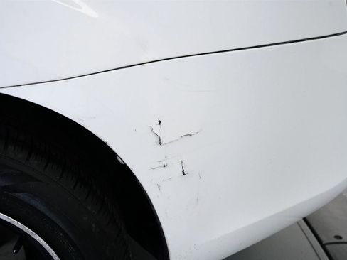 Used 2011 Chrysler 300 Limited image 14