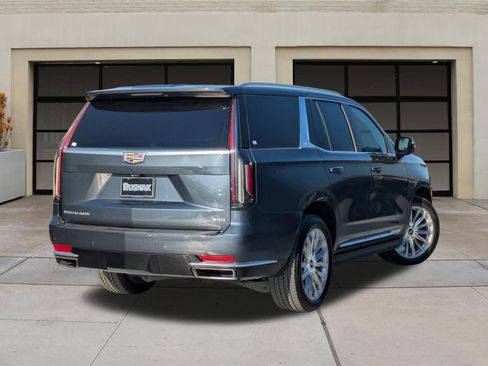Used 2021 Cadillac Escalade Premium Luxury w/ Driver Assist Tech Package AWD/4WD image 4