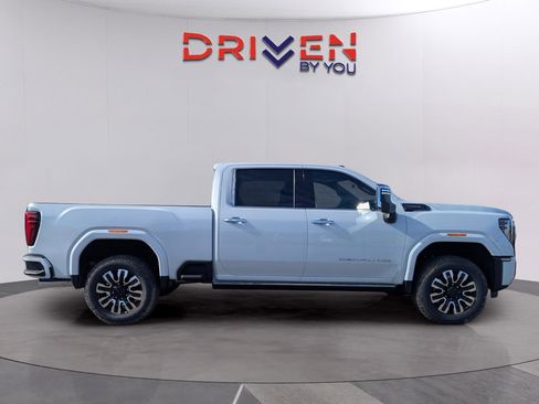 New 2026 GMC Sierra 2500 Denali Ultimate image 8
