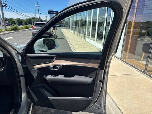Certified 2025 Volvo XC90 B6 Plus AWD/4WD image 14
