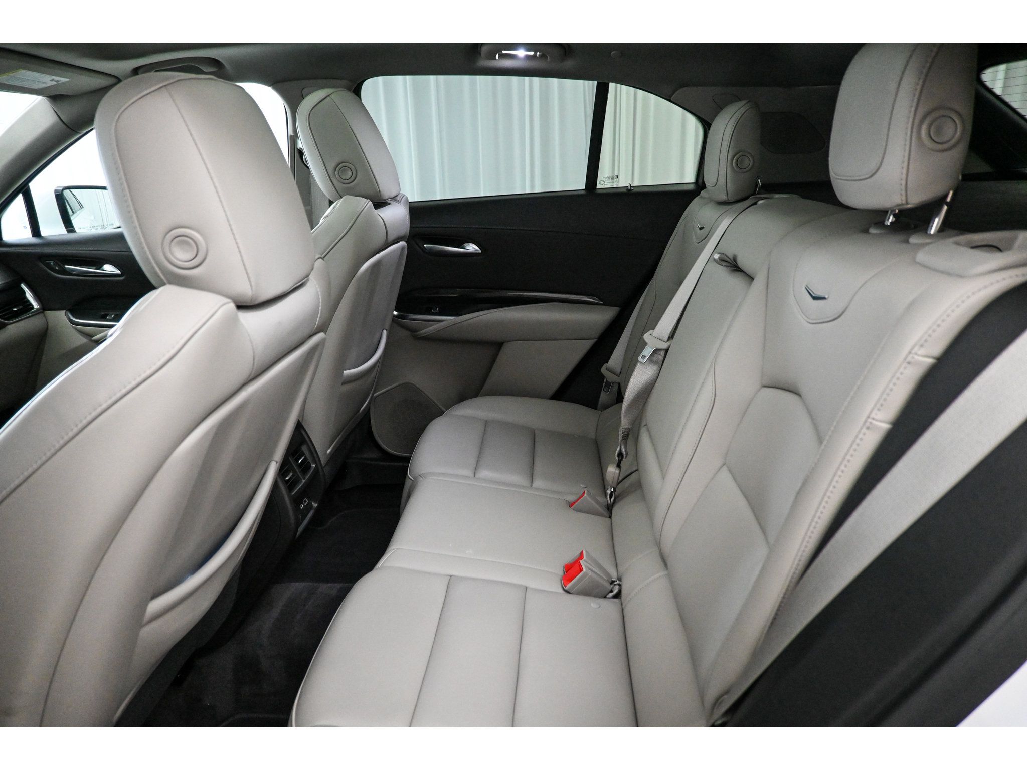 Used 2023 Cadillac XT4 Premium Luxury w/ Cold Weather Package FWD image 21