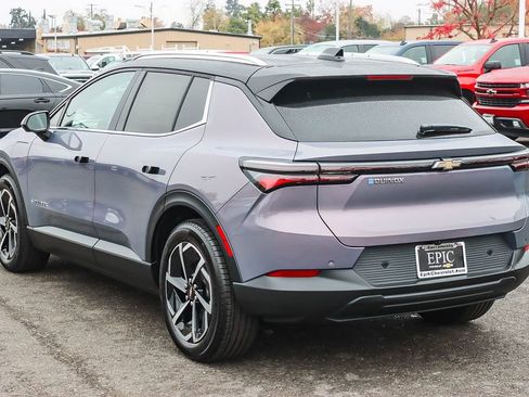 New 2026 Chevrolet Equinox EV LT image 2