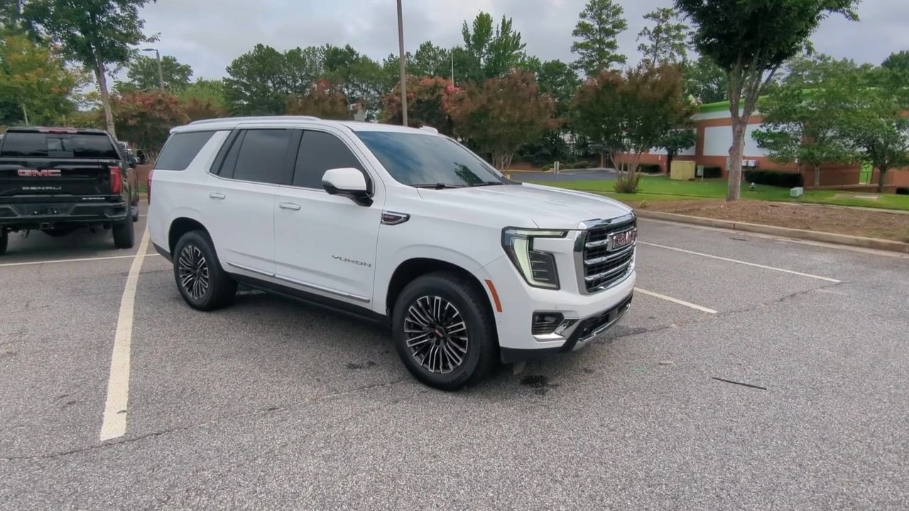 Used 2025 GMC Yukon Elevation AWD/4WD image 2
