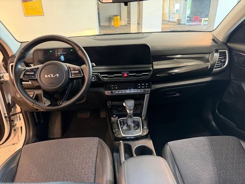 Used 2025 Kia Seltos S FWD image 34