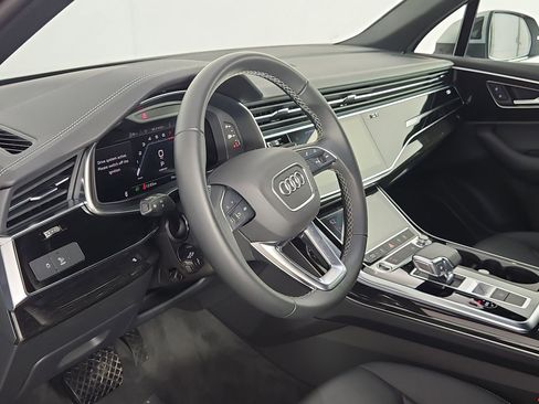 Certified 2025 Audi Q7 3.0T Premium image 17
