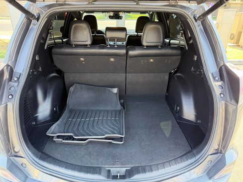 Used 2018 Toyota RAV4 SE AWD/4WD image 16