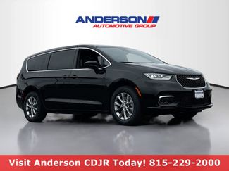 New 2026 Chrysler Pacifica Select video 1