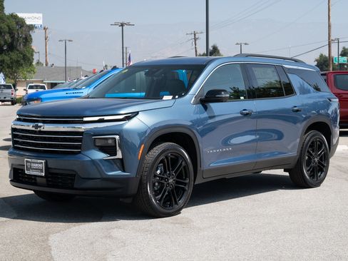 New 2026 Chevrolet Traverse LT w/ Driver Confidence Package image 8