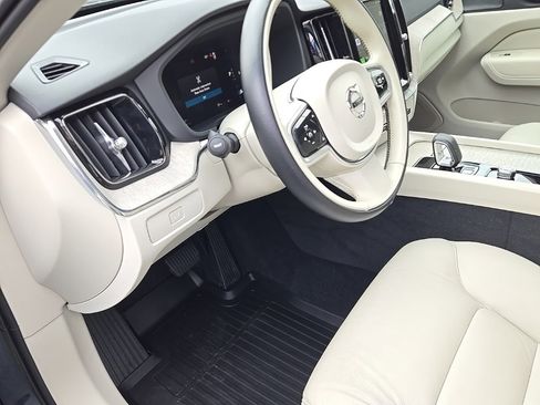 Certified 2023 Volvo XC60 B5 Plus w/ Protection Package Premier image 10