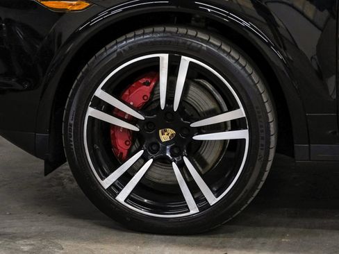 Used 2014 Porsche Cayenne Turbo S AWD/4WD image 60