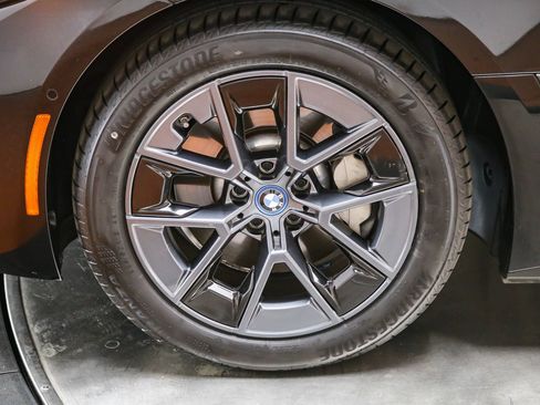 Certified 2024 BMW i4 eDrive40 w/ Premium Package RWD image 10